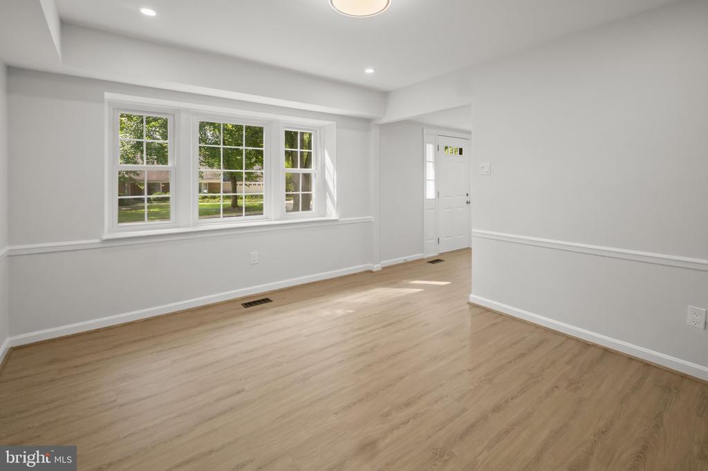 2801 VILLAGE LANE