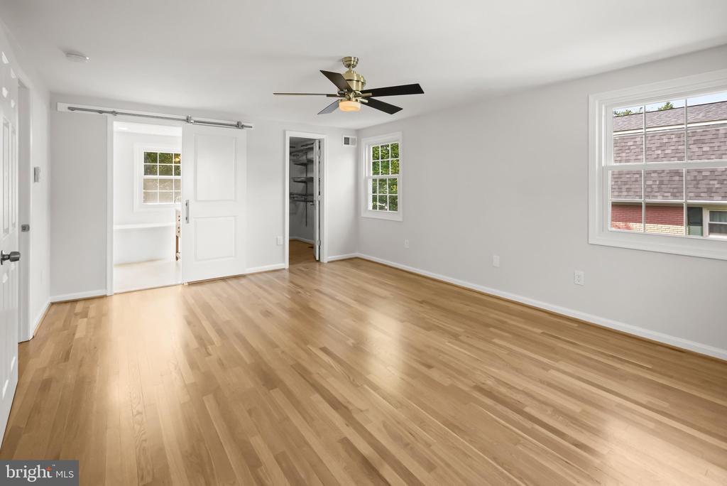 2801 VILLAGE LANE