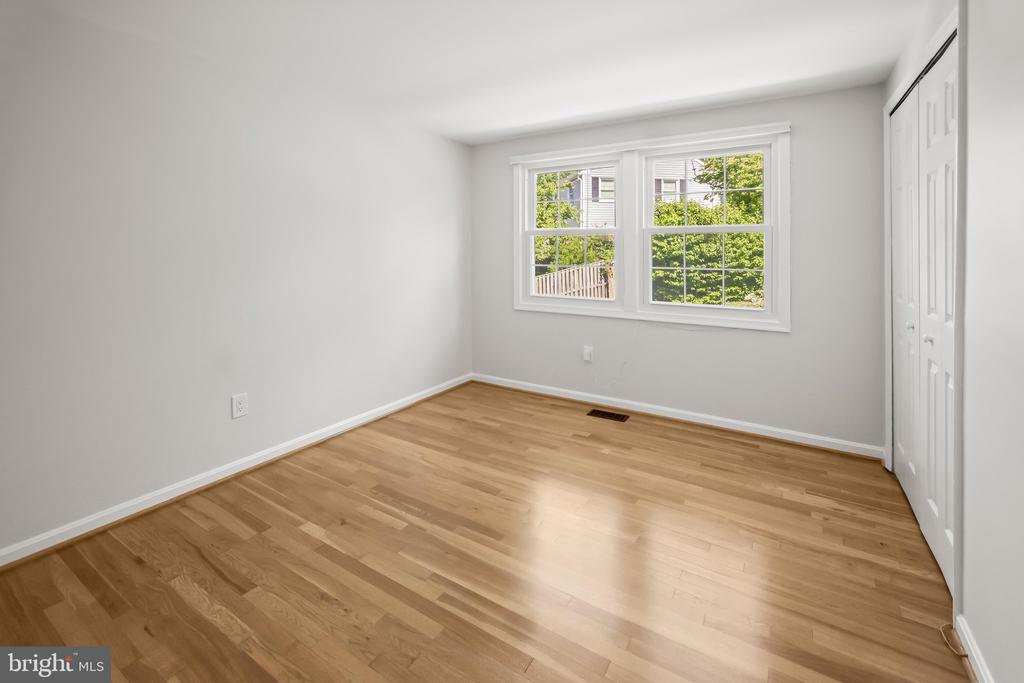 2801 VILLAGE LANE