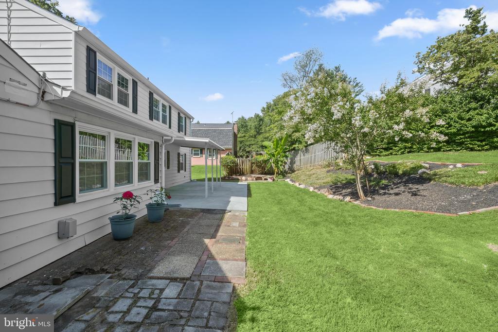2801 VILLAGE LANE