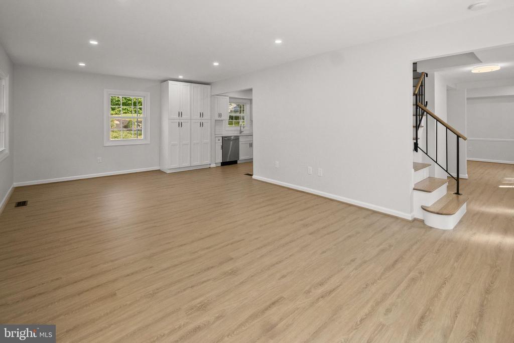 2801 VILLAGE LANE