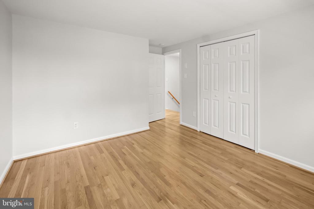 2801 VILLAGE LANE