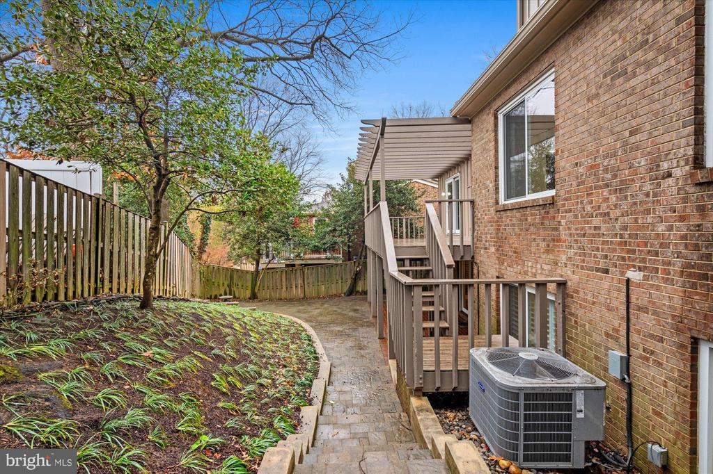 1703 MAPLE HILL PLACE