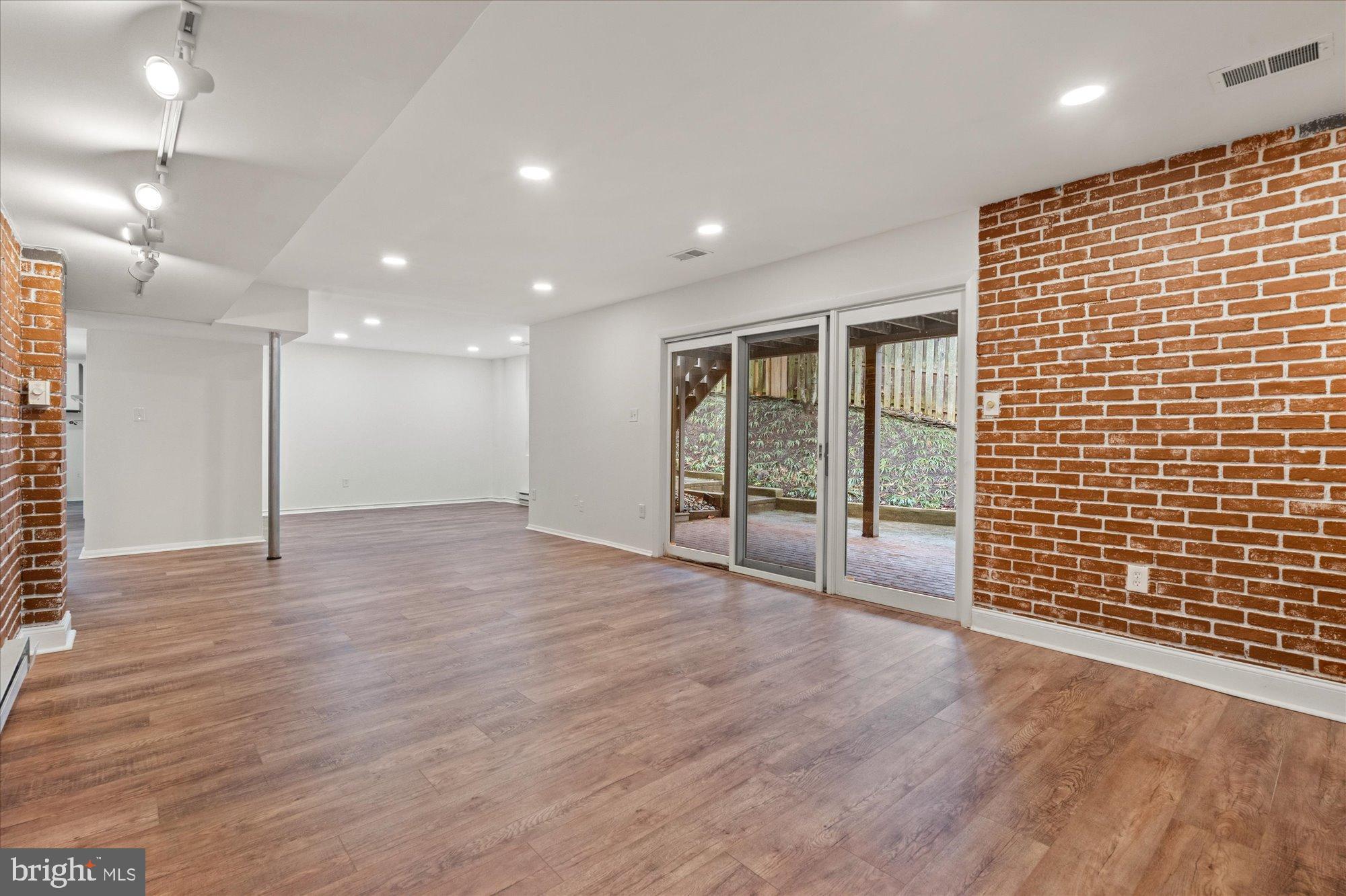 1703 MAPLE HILL PLACE