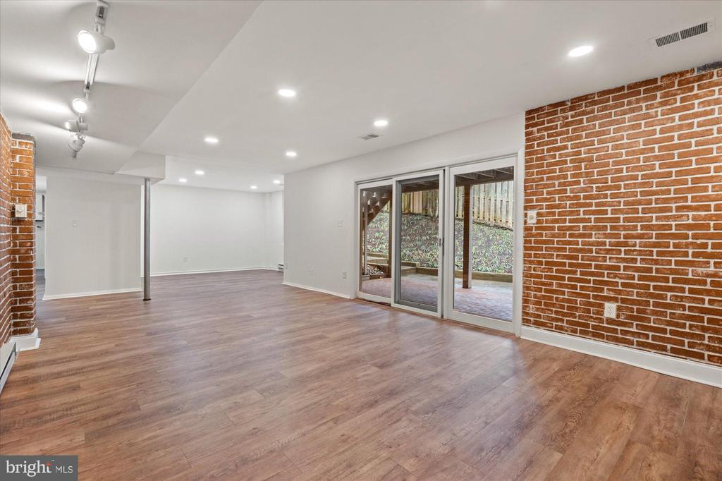 1703 MAPLE HILL PLACE