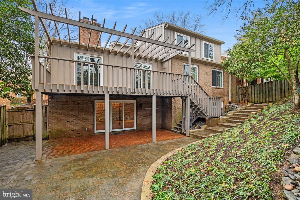 1703 MAPLE HILL PLACE