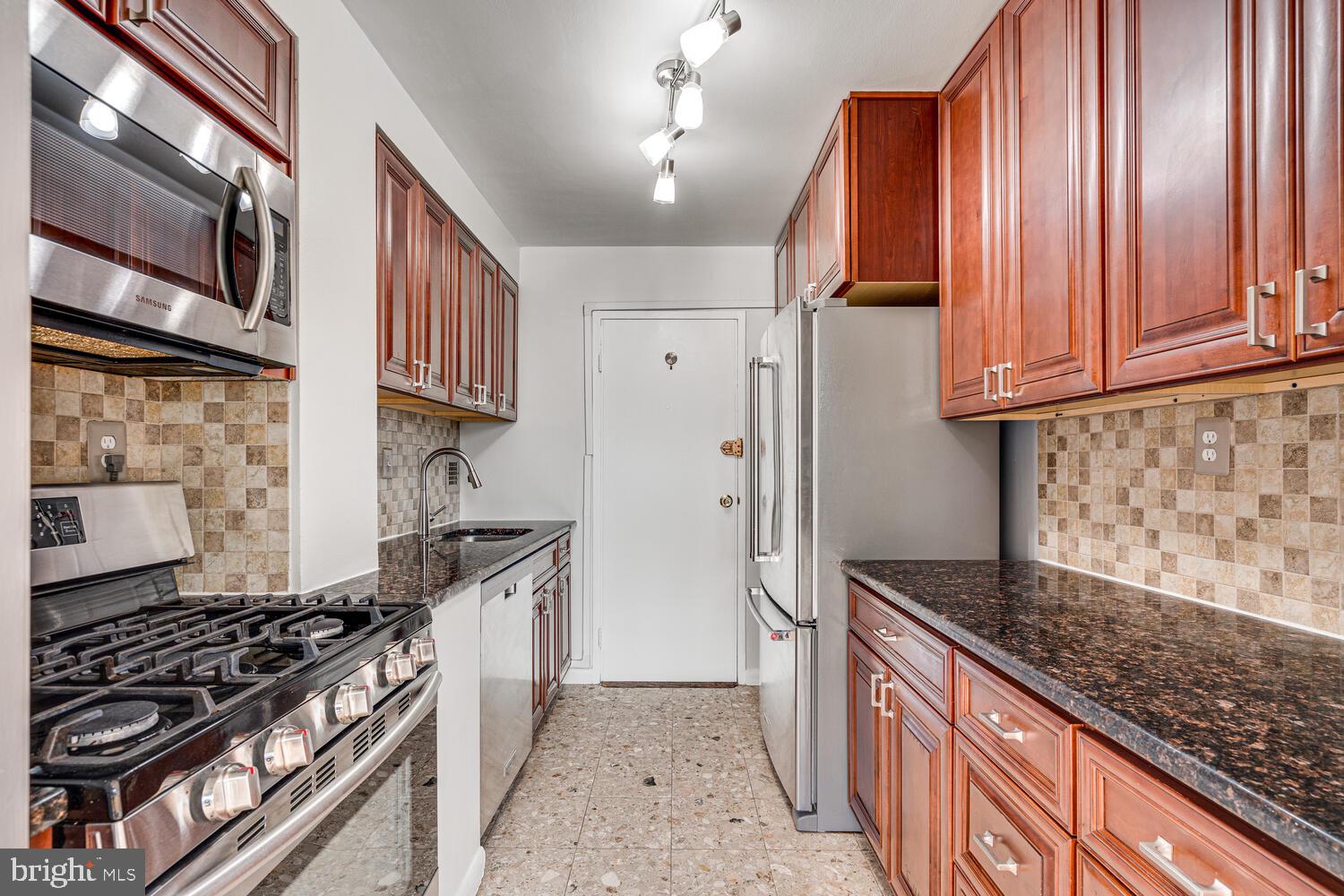 6621 Wakefield Dr #416