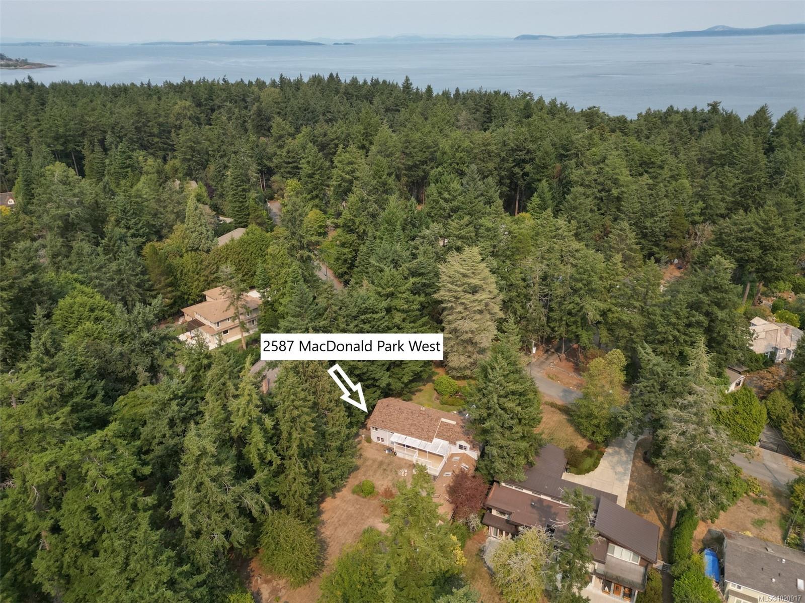 2587 MacDonald Dr W