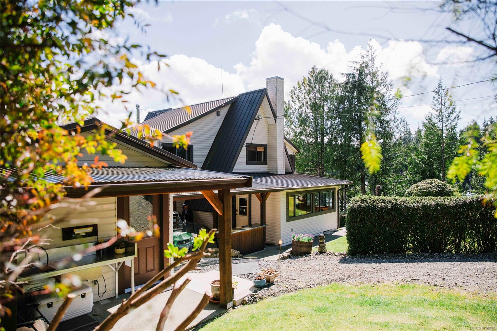 390 Bamfield Inlet