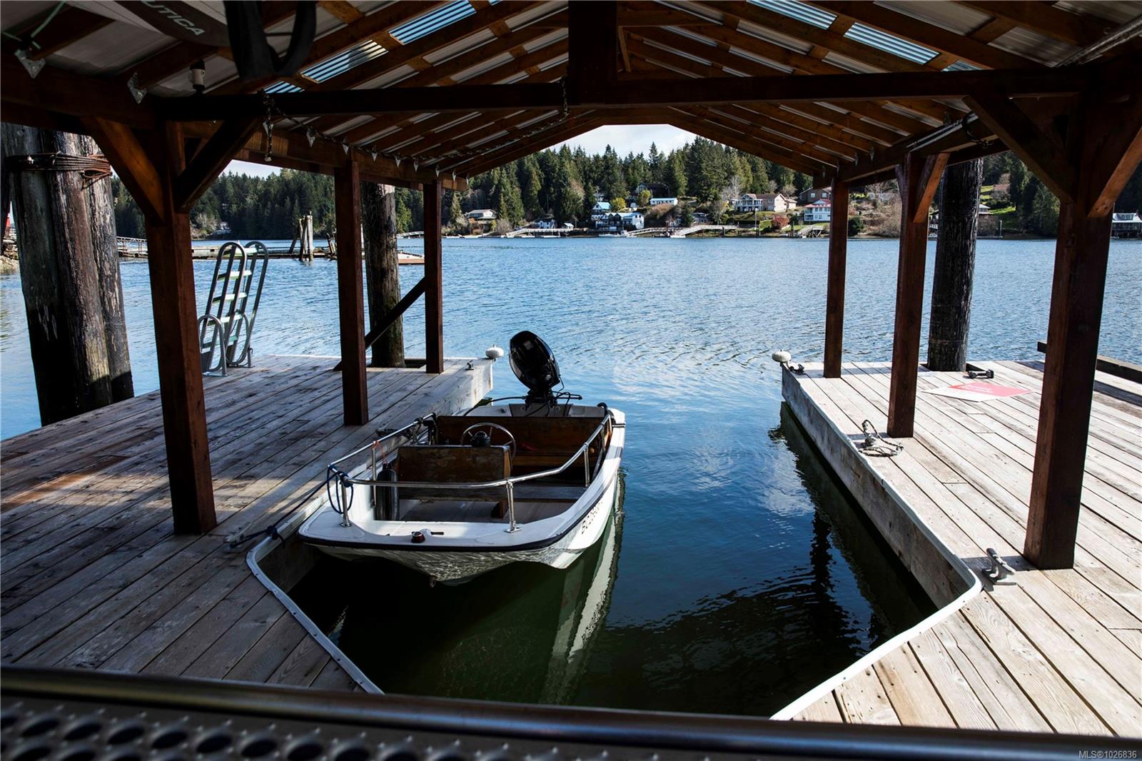 390 Bamfield Inlet