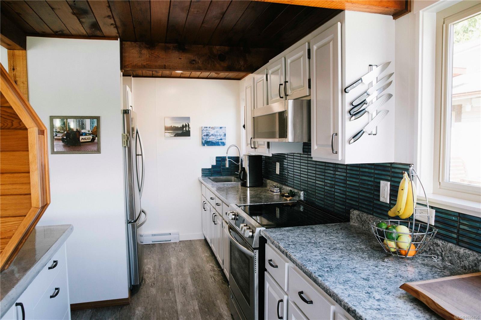 390 Bamfield Inlet