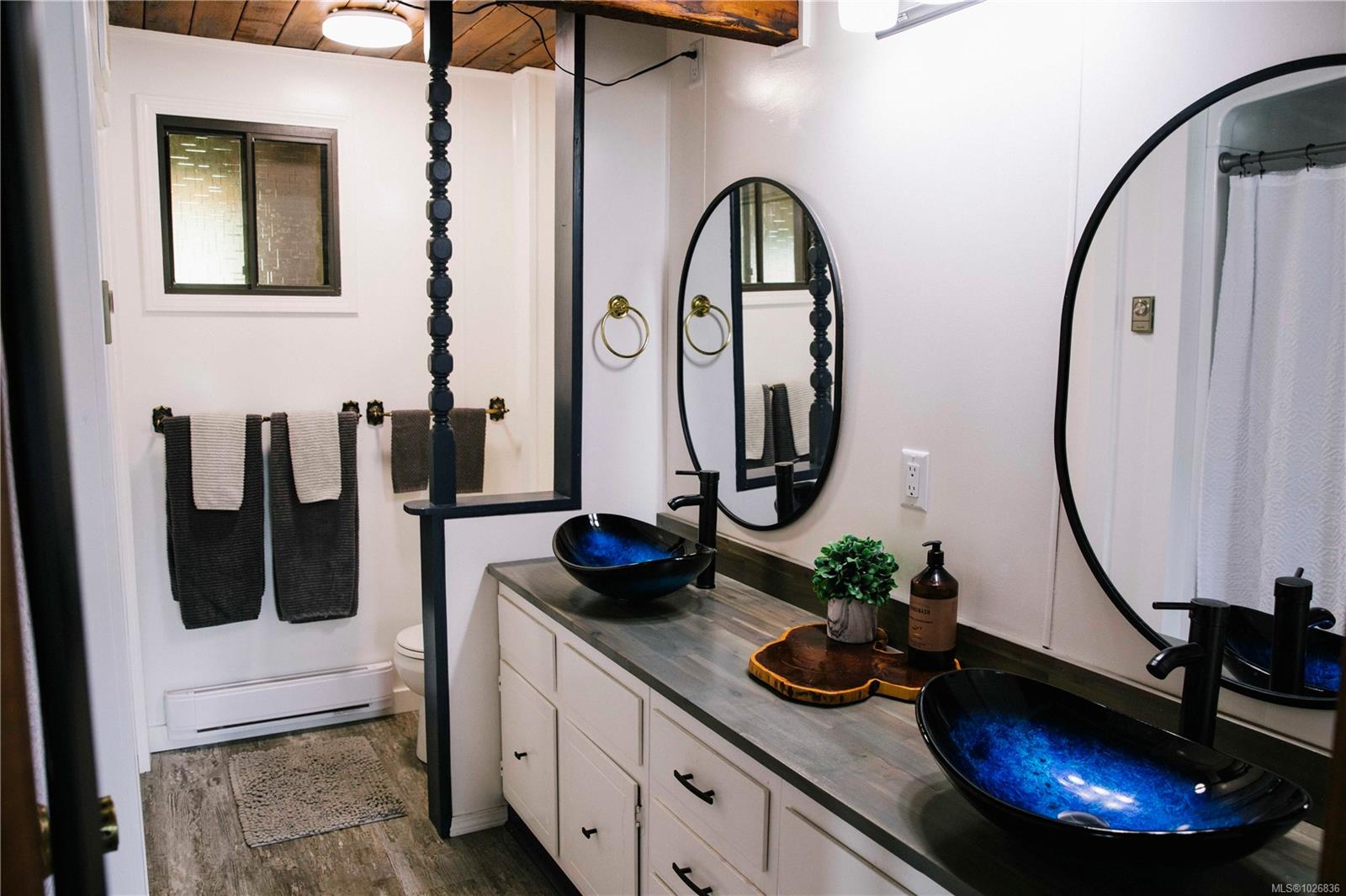 390 Bamfield Inlet