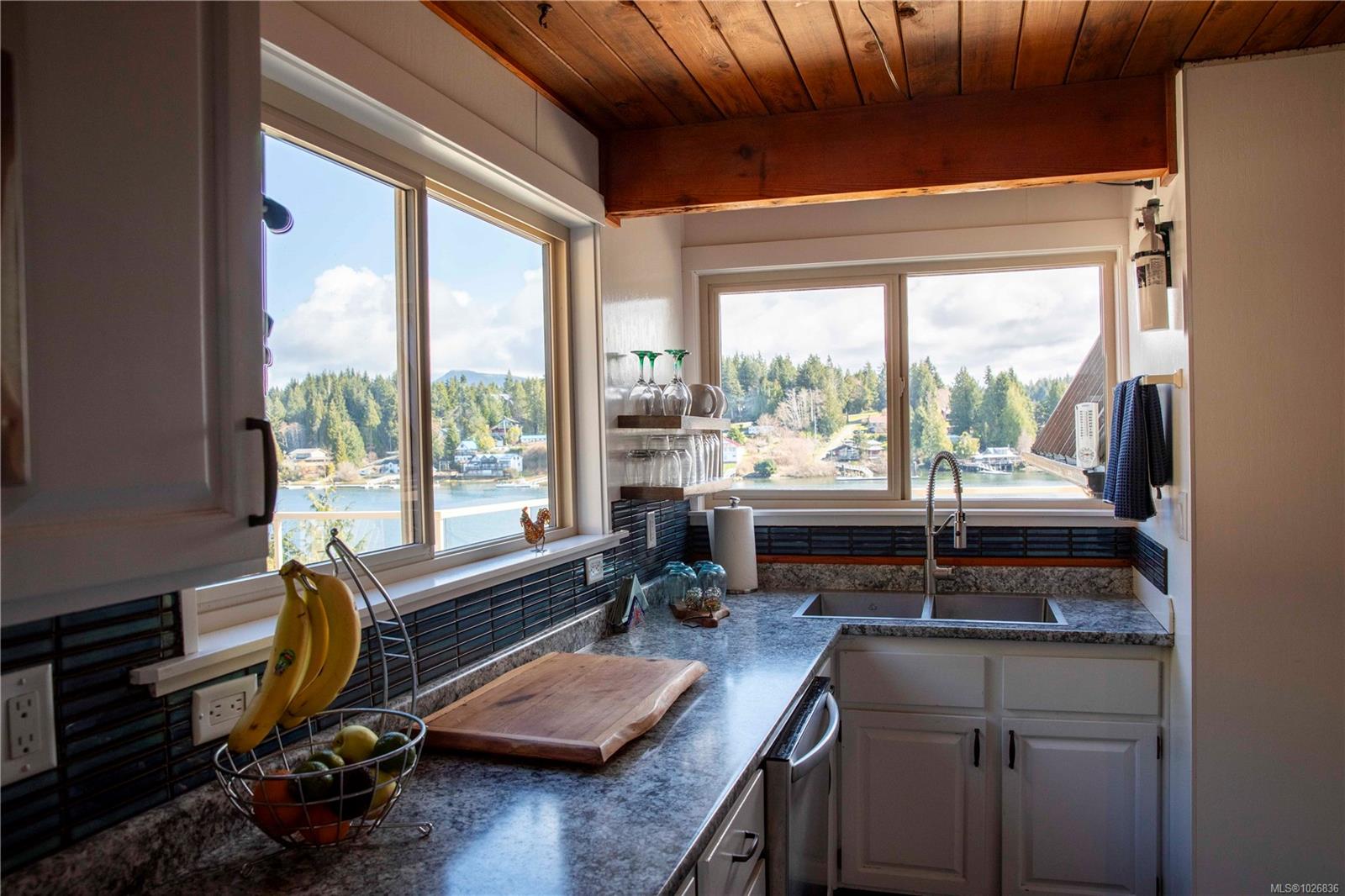 390 Bamfield Inlet