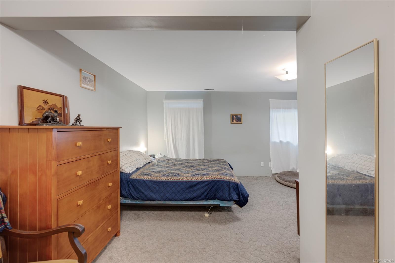 470 Constance Ave