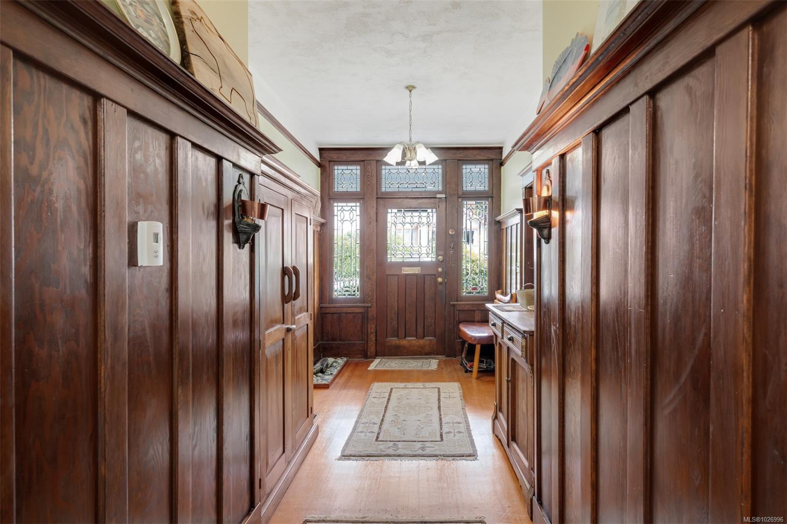 470 Constance Ave