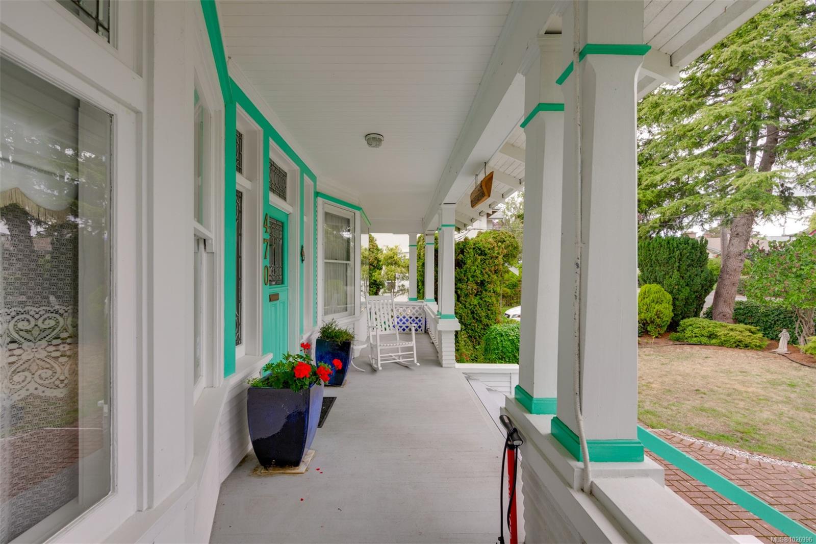 470 Constance Ave