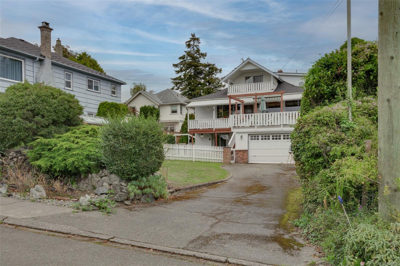 470 Constance Ave