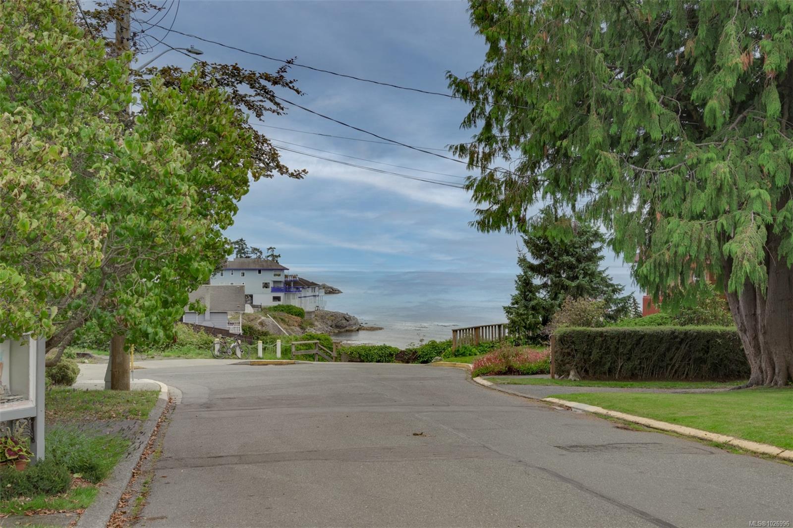 470 Constance Ave