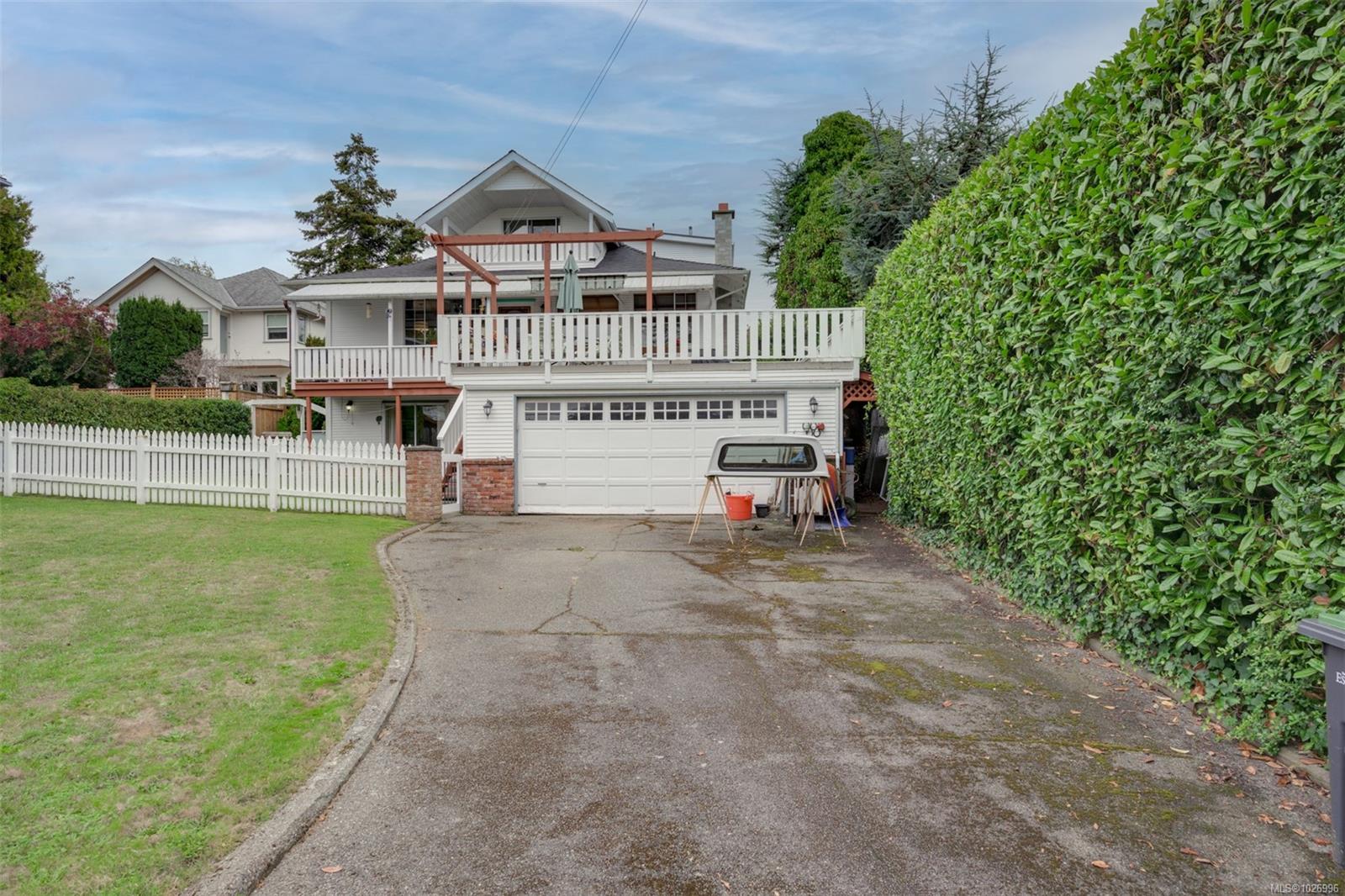 470 Constance Ave