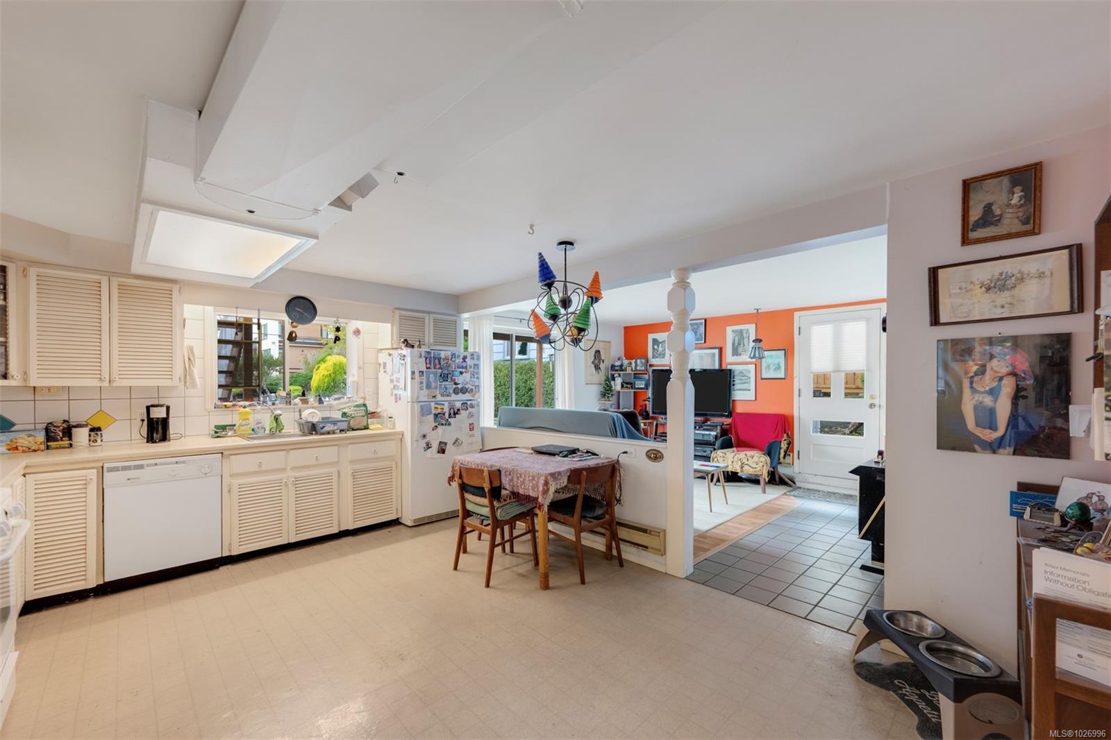 470 Constance Ave