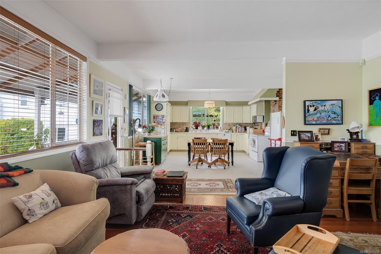 470 Constance Ave