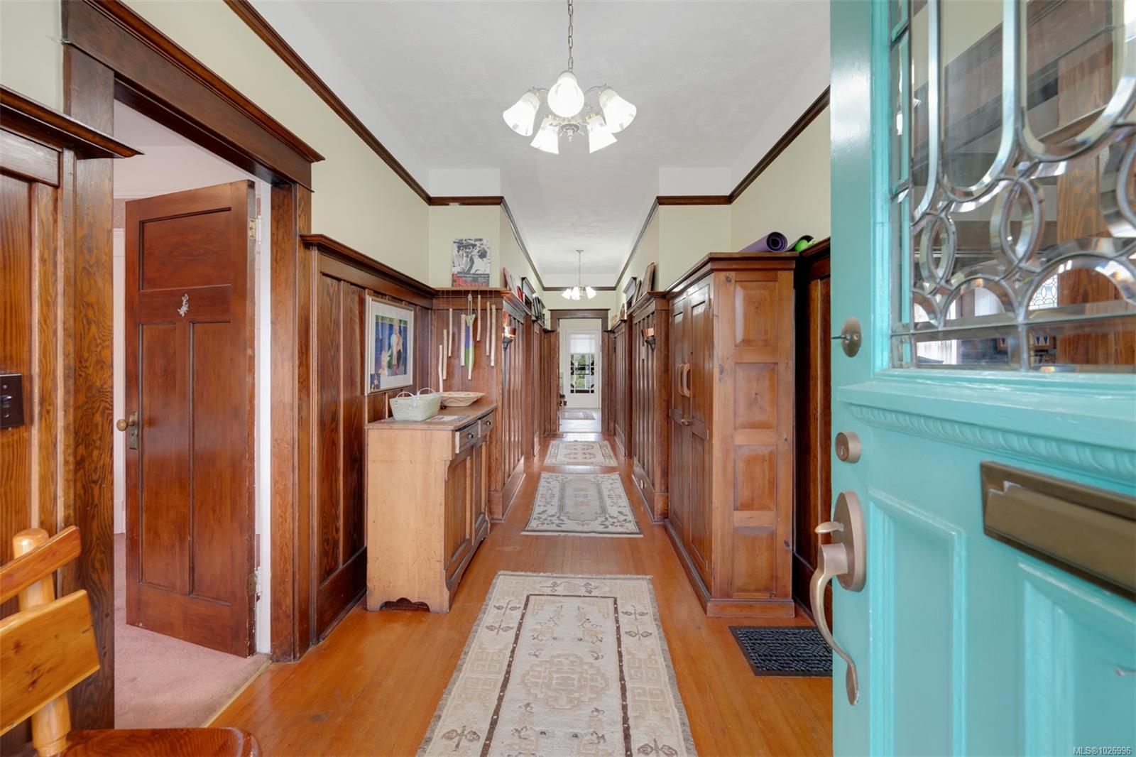 470 Constance Ave