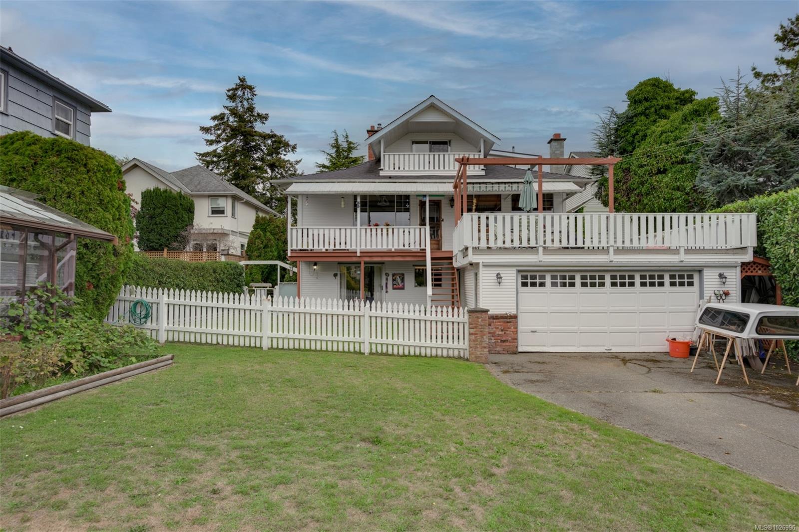 470 Constance Ave