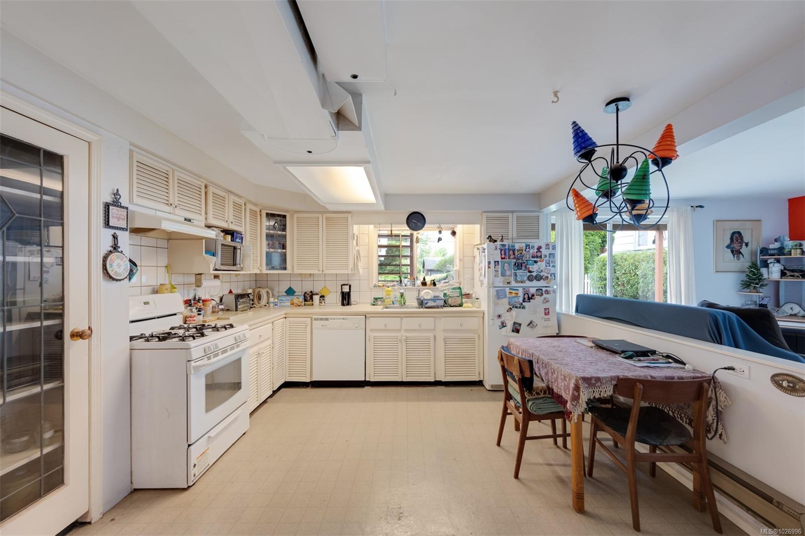 470 Constance Ave