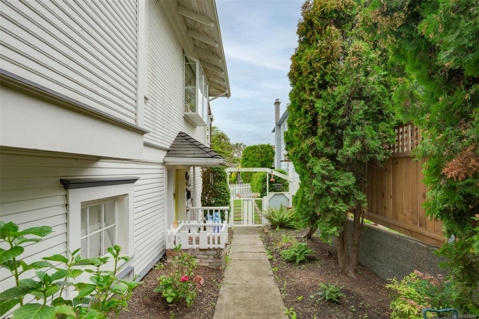 470 Constance Ave