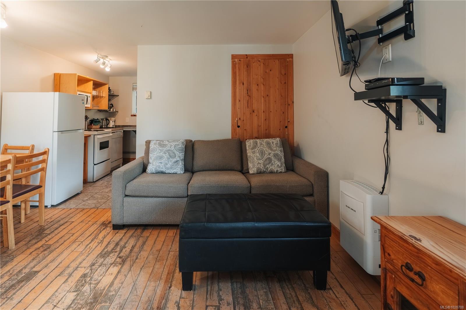1032 Tyee Terr # 6