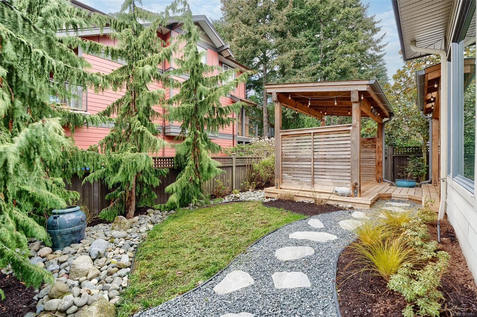 433 Regency Pl
