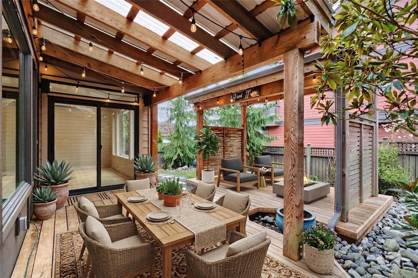 433 Regency Pl