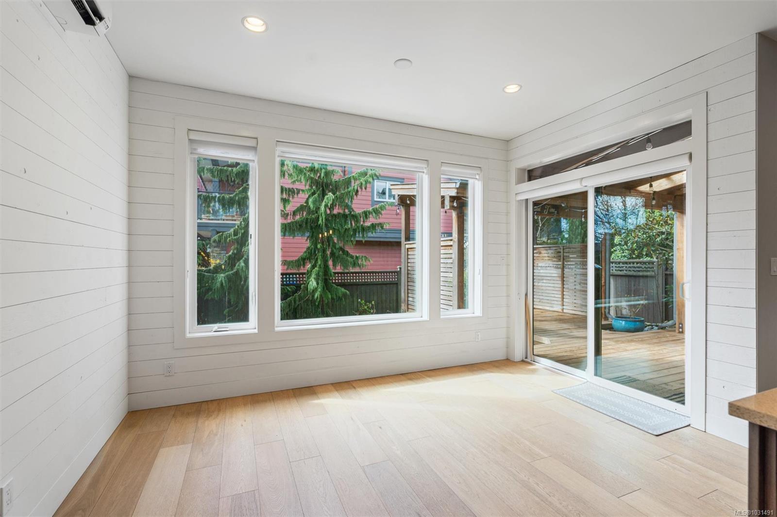 433 Regency Pl