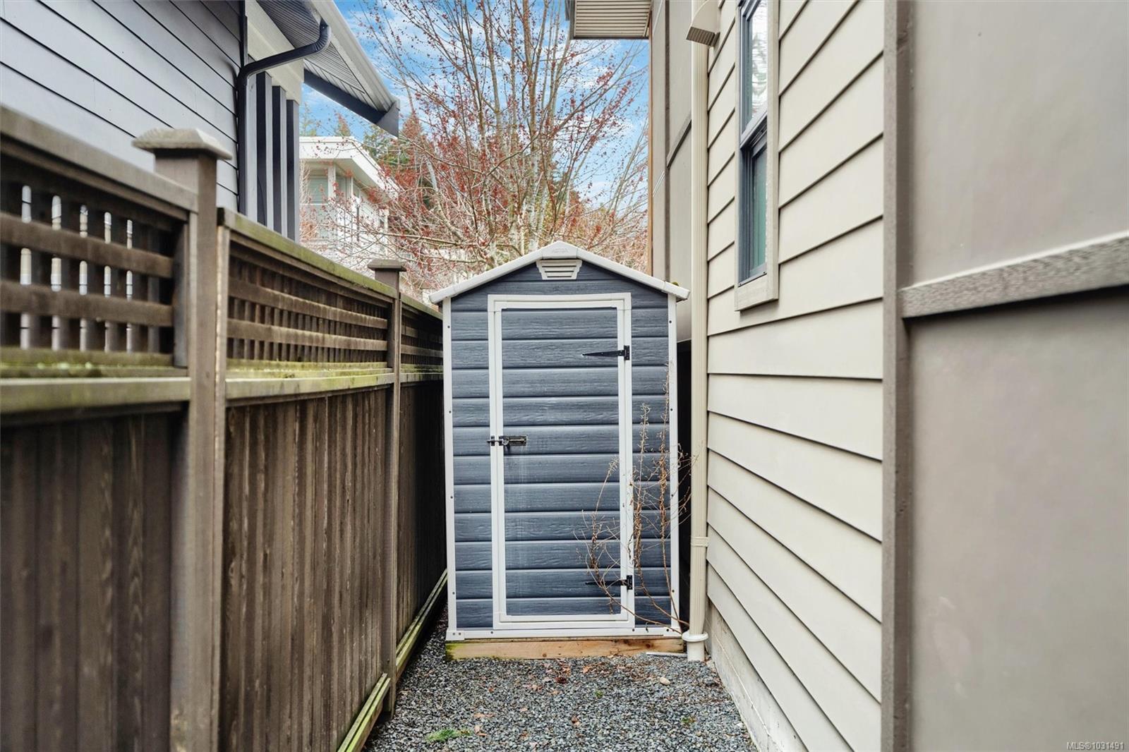 433 Regency Pl