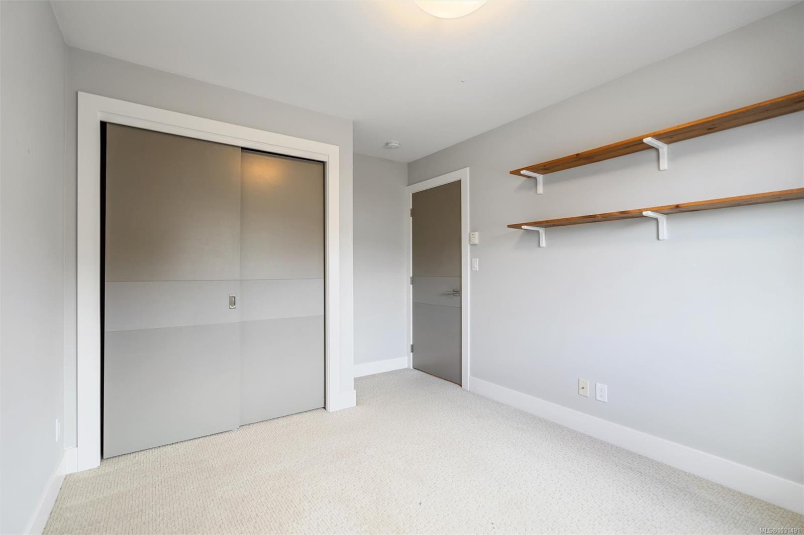 433 Regency Pl