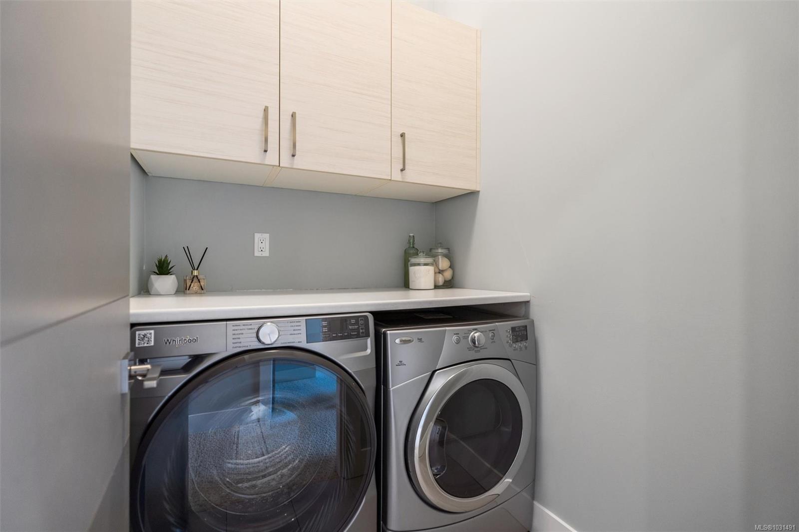 433 Regency Pl