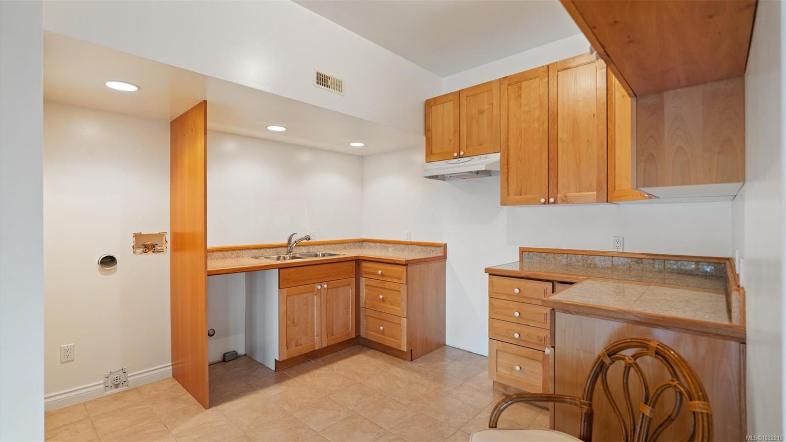 928 Cobblestone Lane