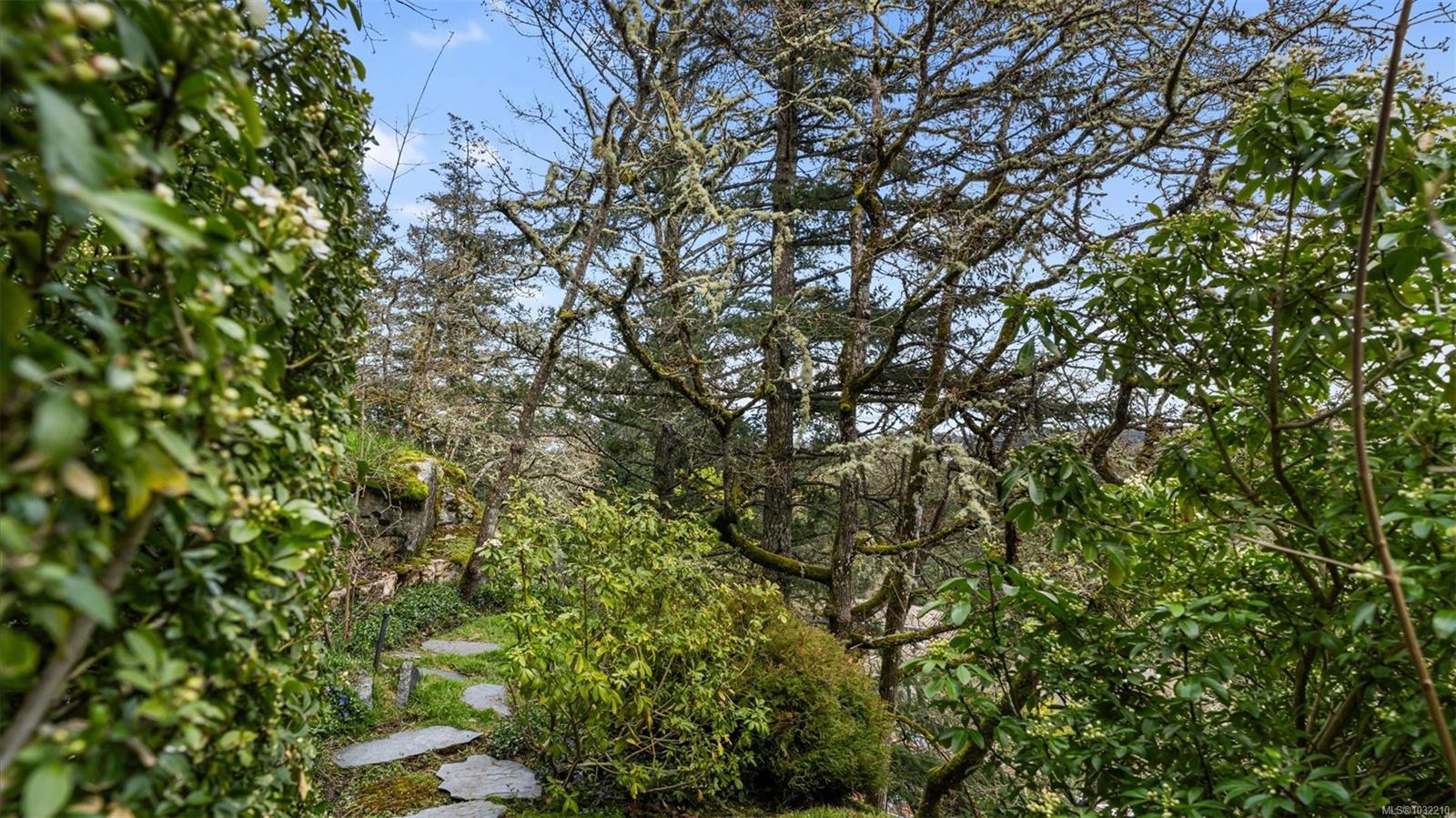 928 Cobblestone Lane