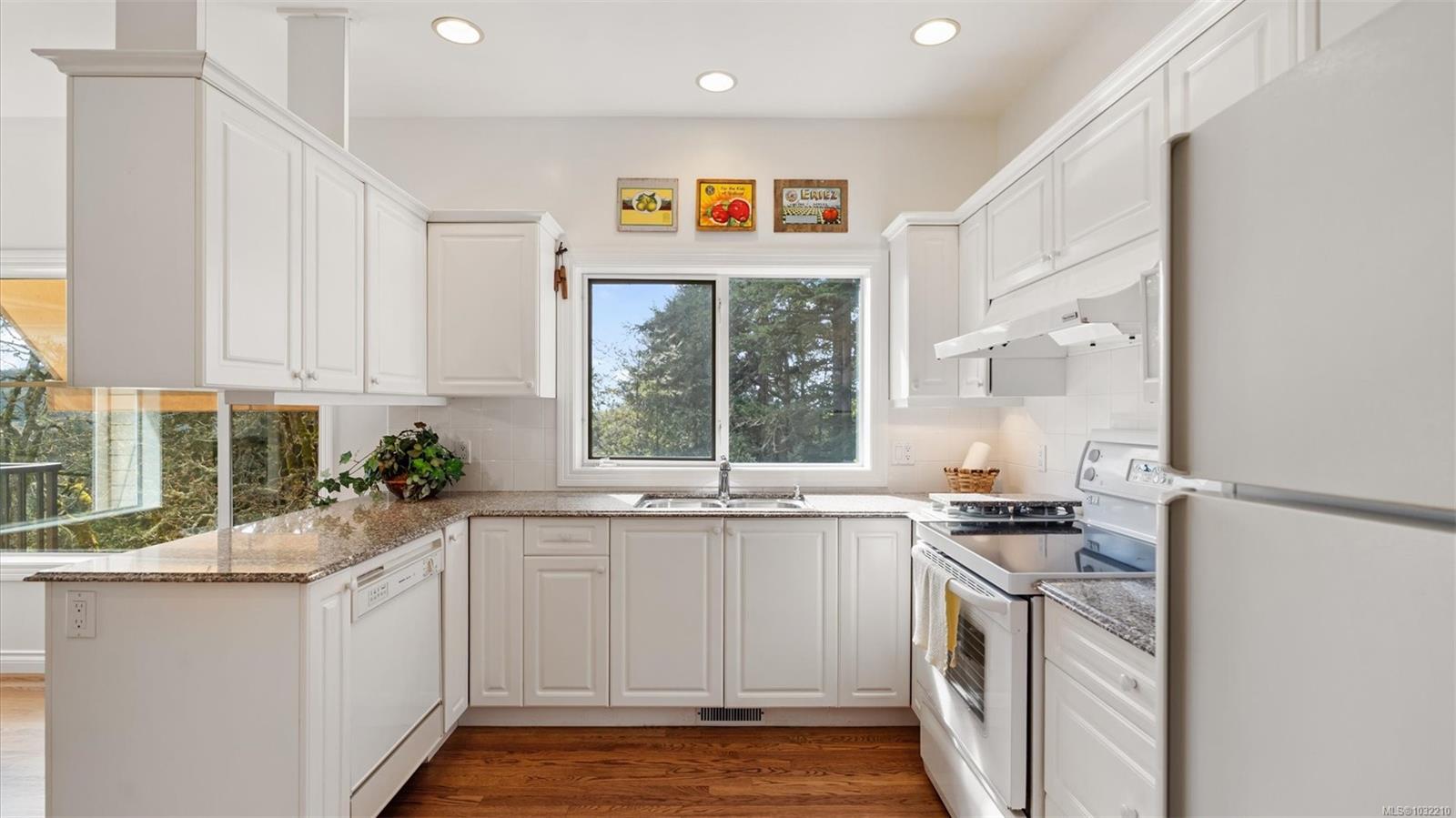 928 Cobblestone Lane