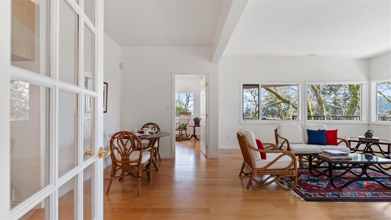 928 Cobblestone Lane