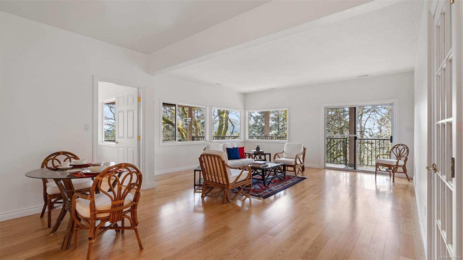 928 Cobblestone Lane
