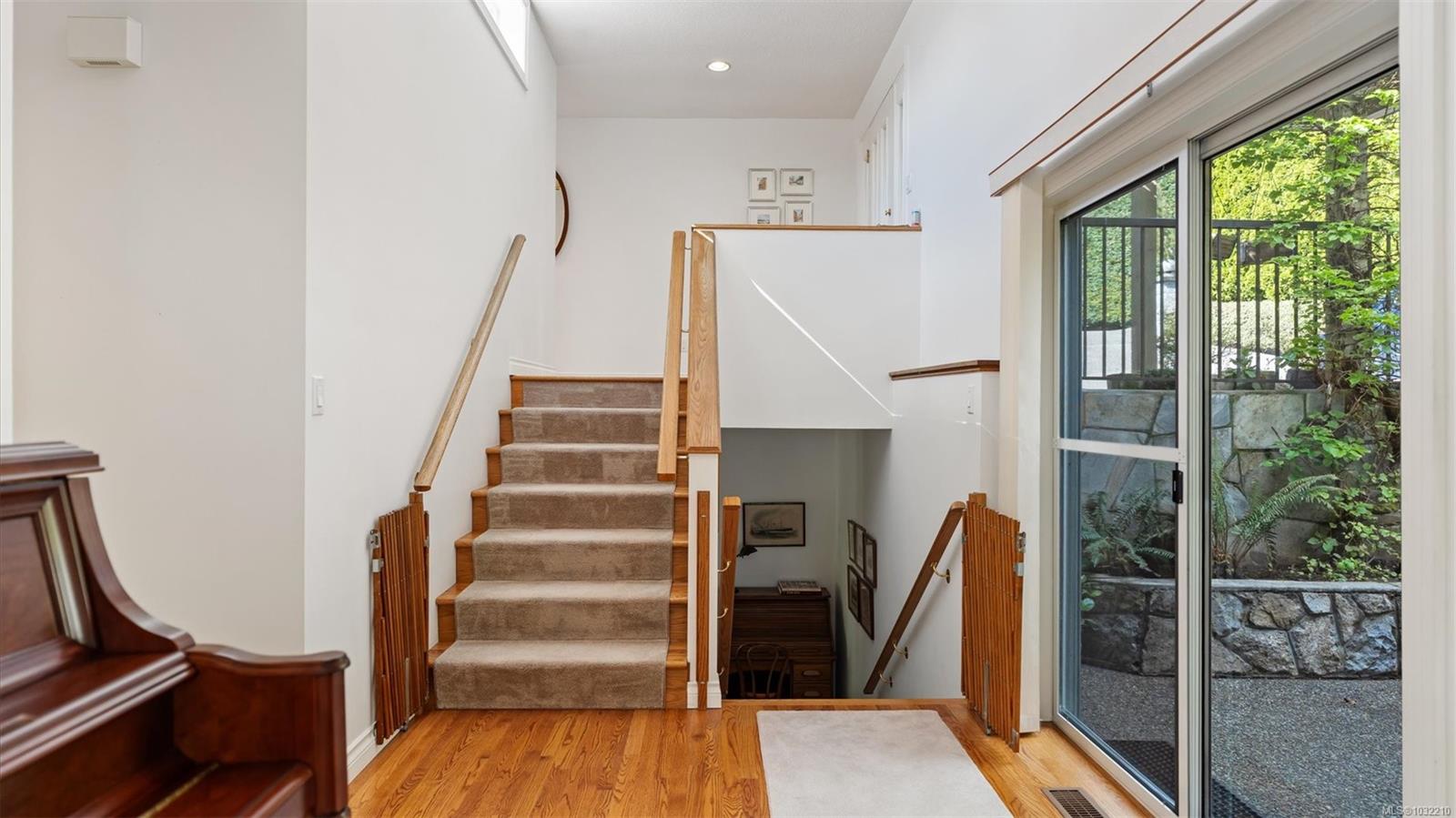 928 Cobblestone Lane