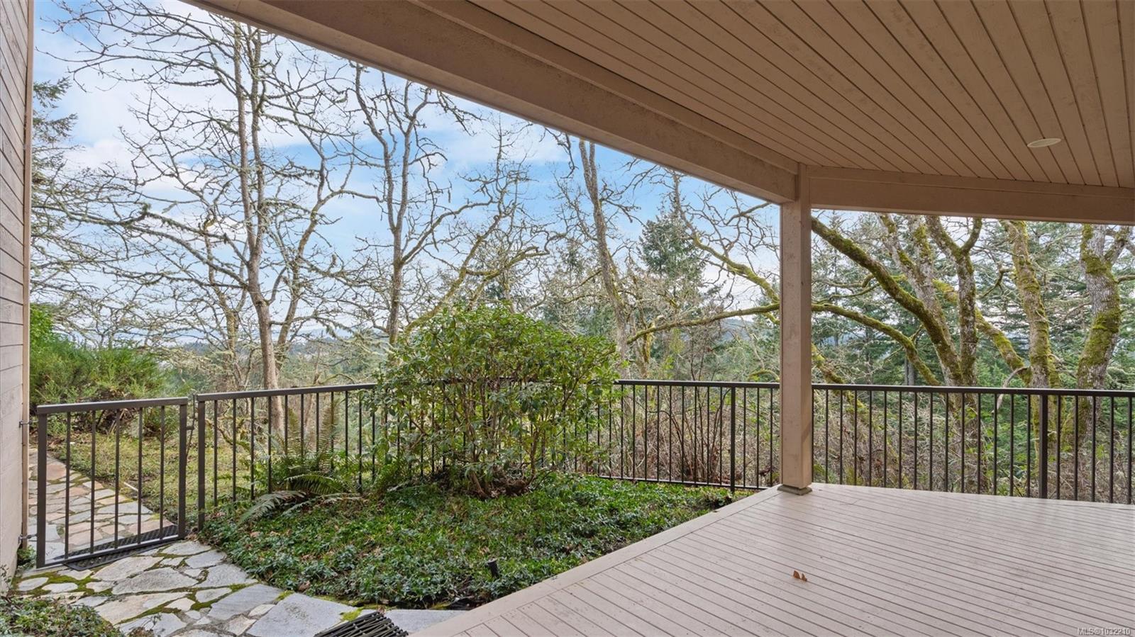 928 Cobblestone Lane