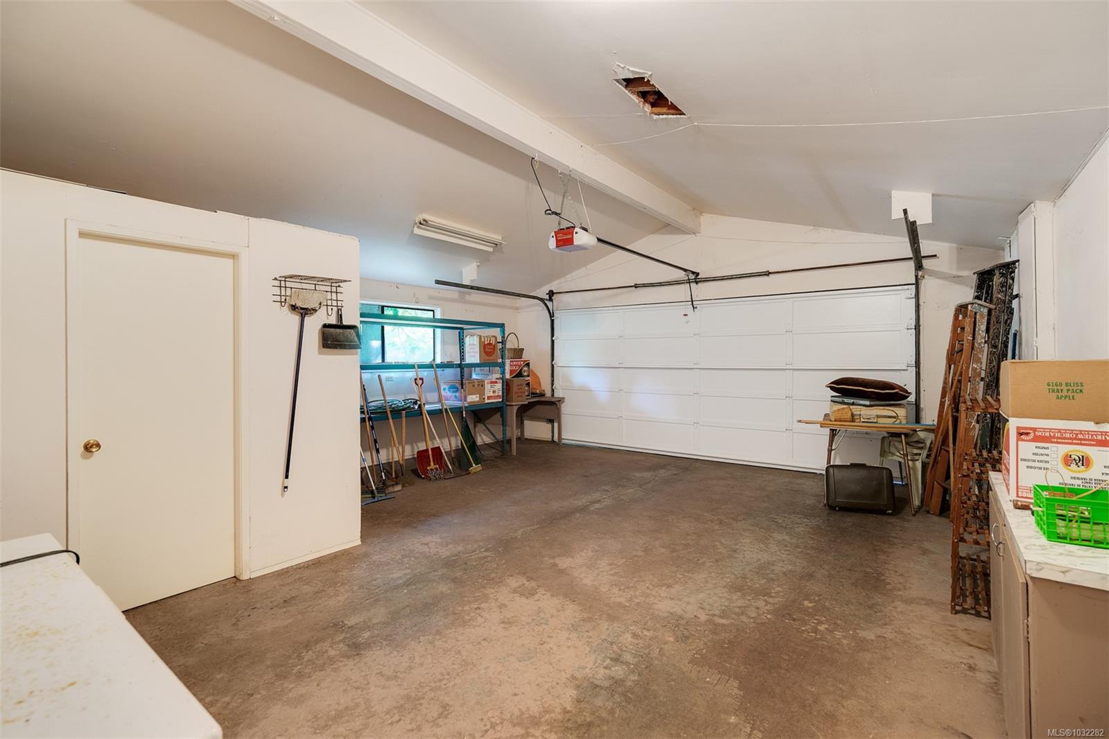 780 Helvetia Cres