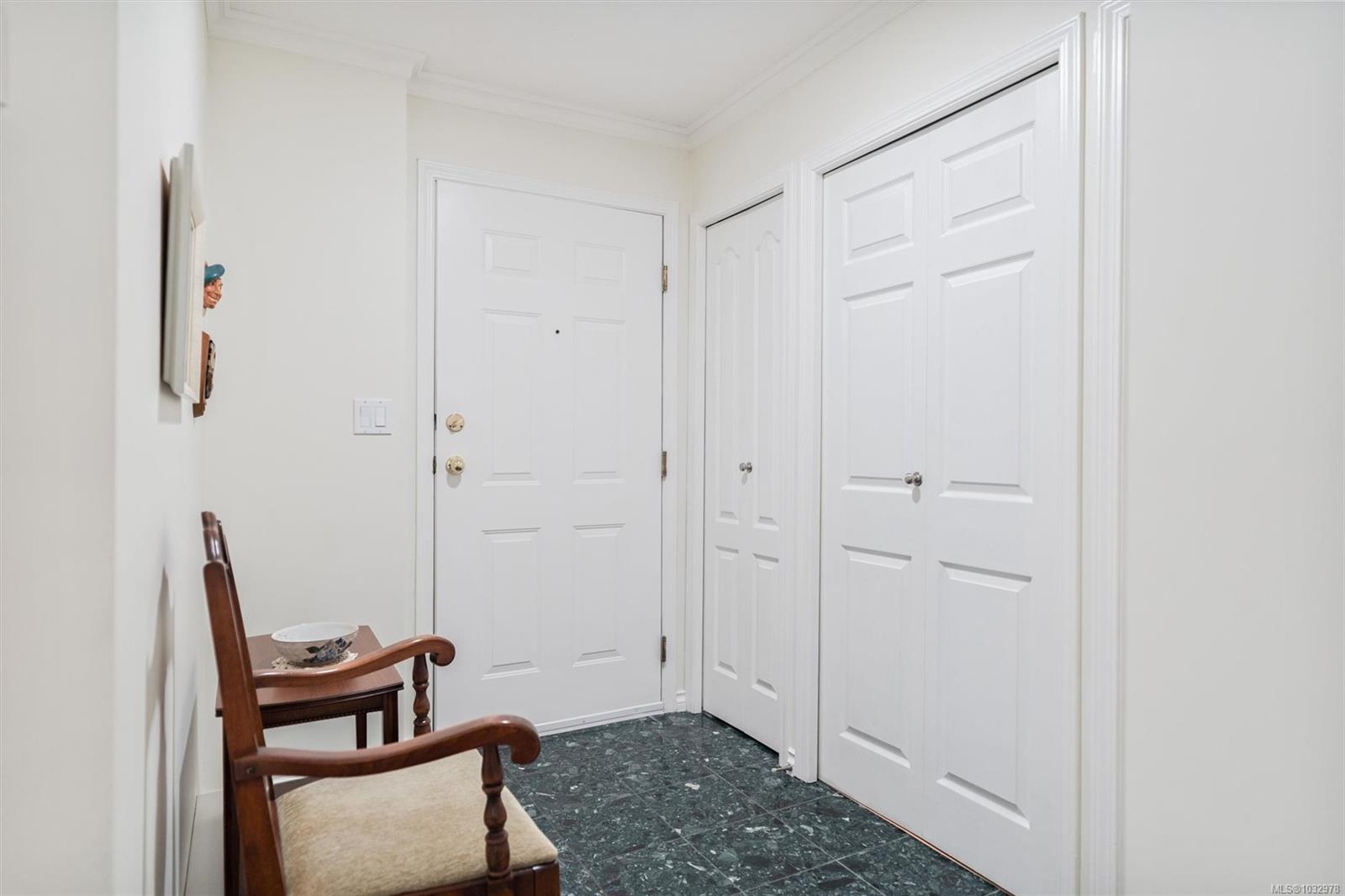 936 Fairfield Rd # 102