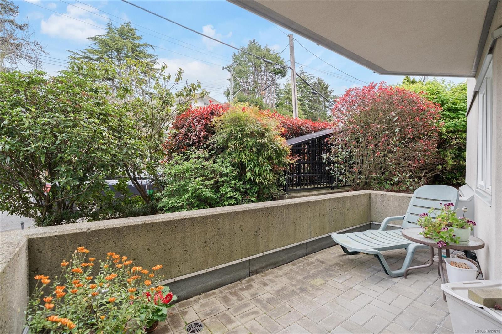 936 Fairfield Rd # 102