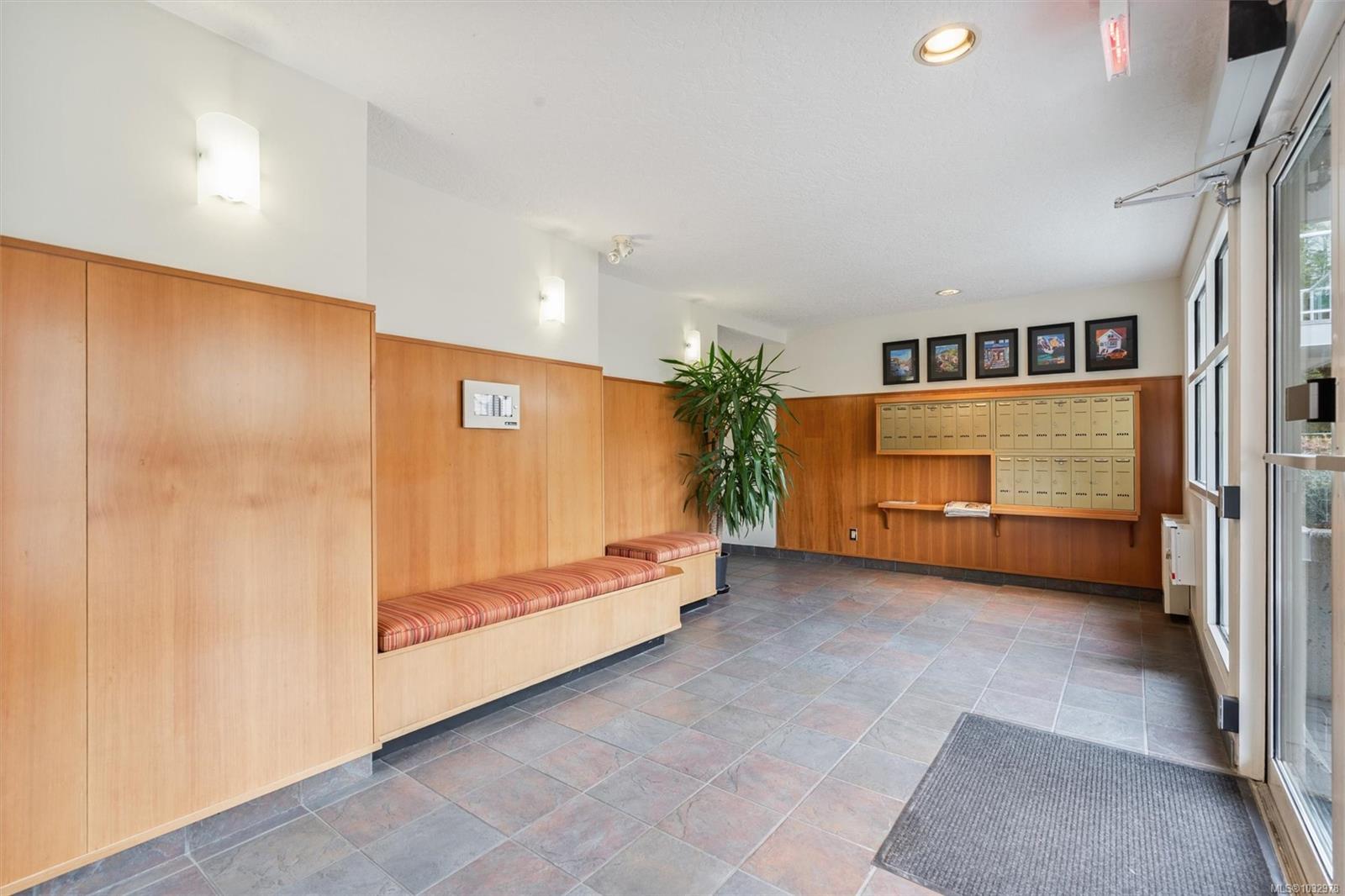 936 Fairfield Rd # 102
