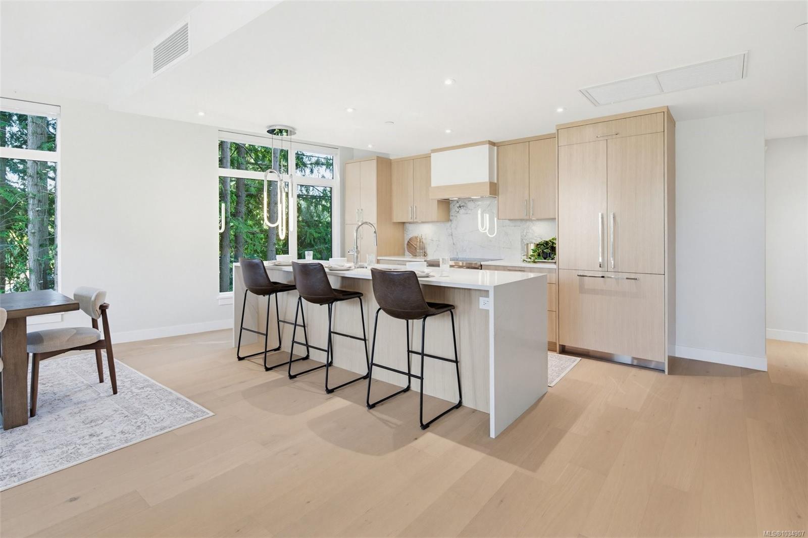 5229 Cordova Bay Rd # 202