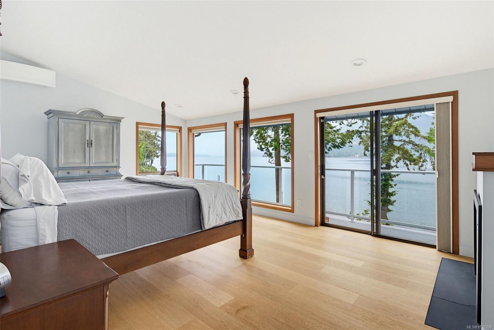 958 Lands End Rd
