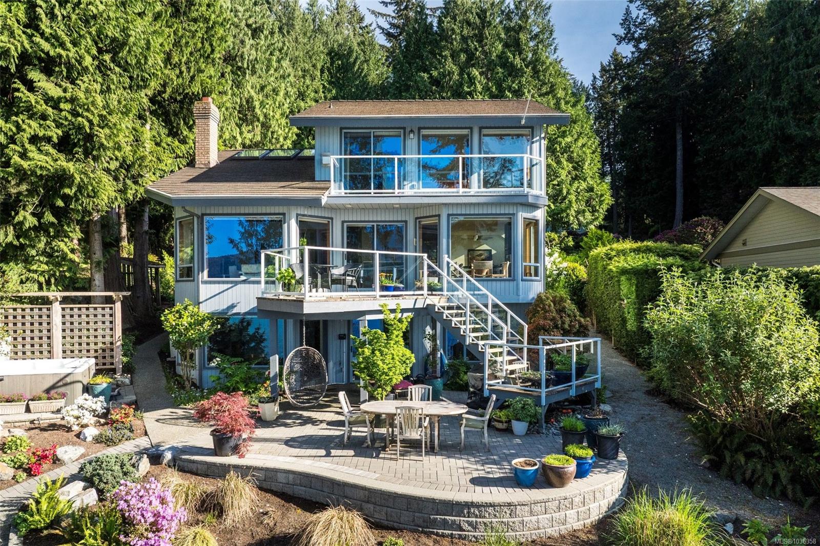 958 Lands End Rd